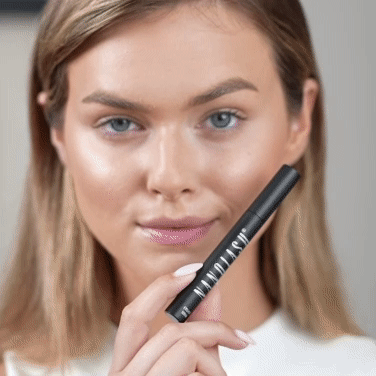 আইল্যাশ কন্ডিশনার এর প্রভাব দেখানো ছোট ভিডিও